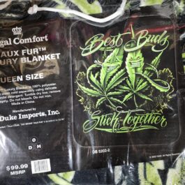 Queen Blanket – Best Buds Stick Together