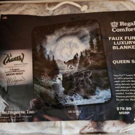 Queen Blanket – Wolf Howling at the Moon